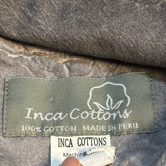 Beautiful 💯 Cotton Gray Lace Button-Up Blouse With Lace Detail - Picture 11 of 11